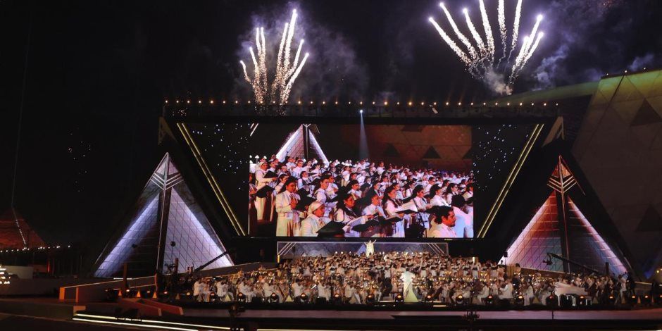 كريم عبد العزيز عن مشاركته بحفل الافتتاح : فخور بالمشاركة ولو بصوتي