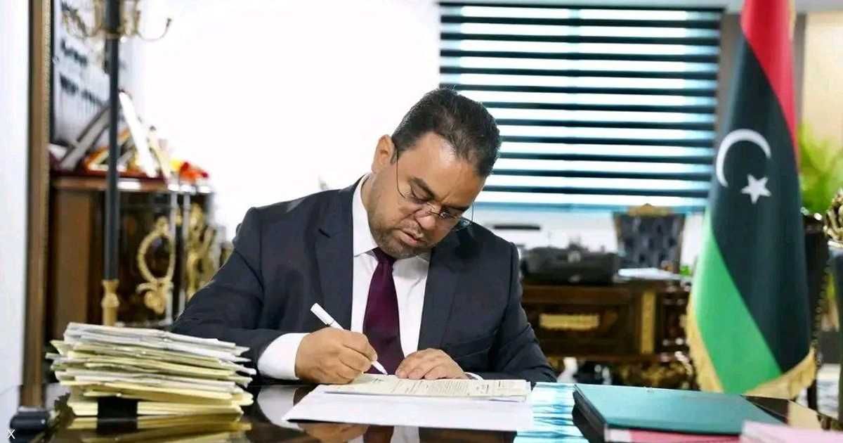 العالم اليوم - بسبب "طباعة الكتب".. توقيف وزير التربية الليبي