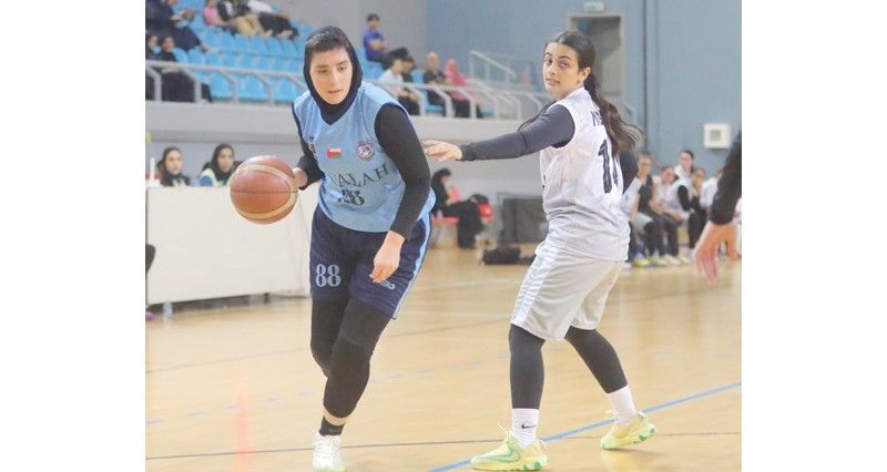 فتيات مصيرة يحققن كأس كريدت عمان للسلة