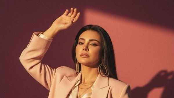 دينا فؤاد بالوردي تخطف القلوب.. إطلالة أنيقة تشعل السوشيال ميديا