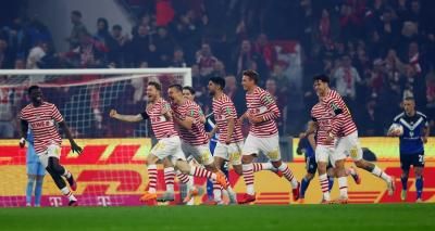 كولن يضرب هامبورغ برباعية