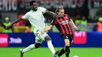 ميلان يشعل صراع الصدارة في الكالتشيو