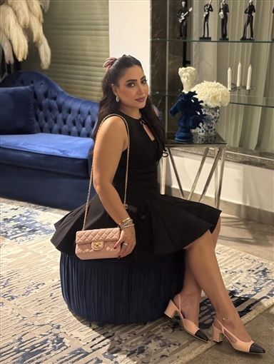 بوسي تشعل إنستجرام بإطلالة سوداء تخطف الأنظار.. أنوثة راقية وجاذبية لا تقاوم