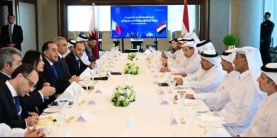 رئيس الوزراء يوجه الدعوة لرجال الأعمال والمستثمرين القطريين لزيادة حجم استثماراتهم بمصر