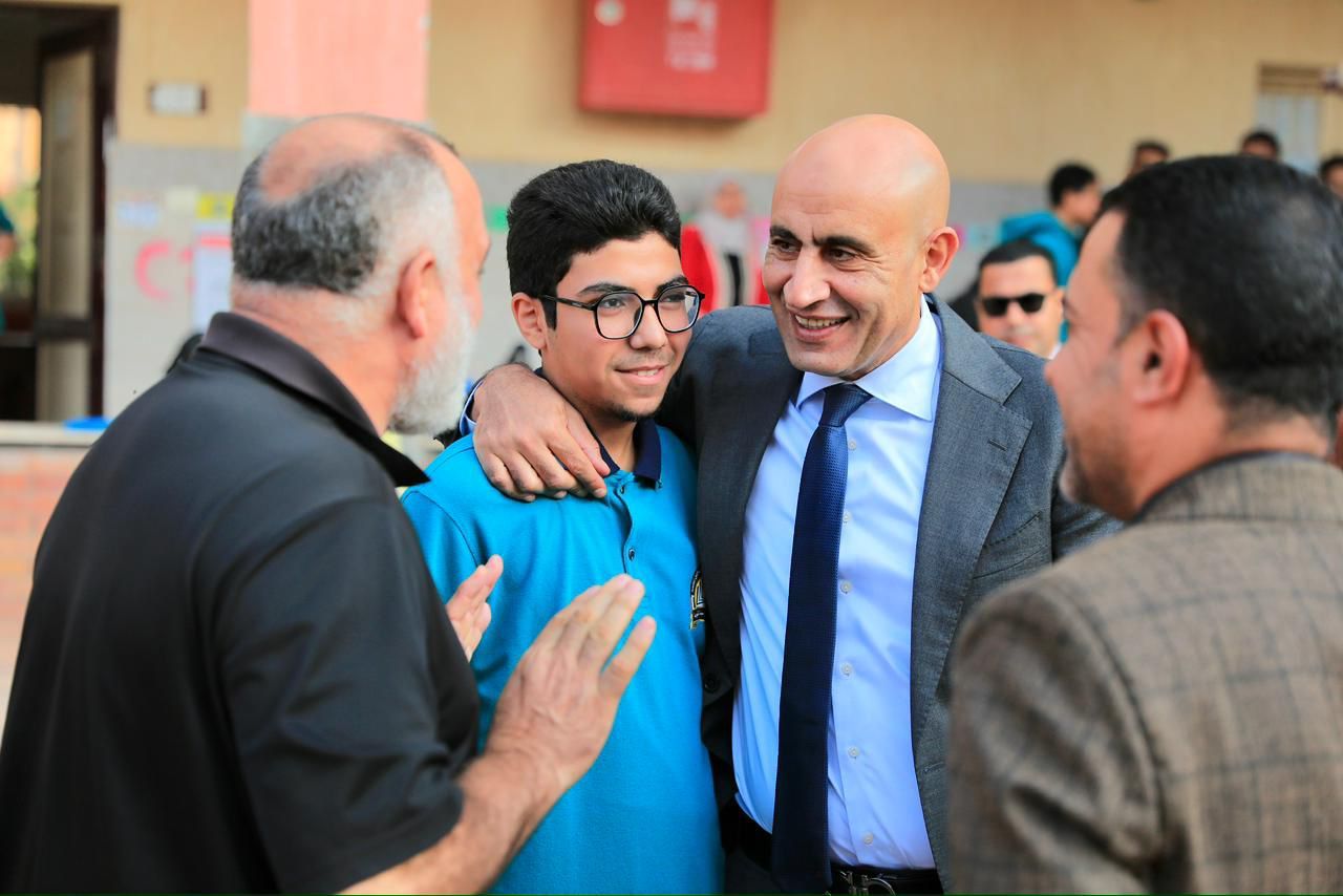 «عبد اللطيف» يتفقد مدارس محافظة الدقهلية لمتابعة انتظام العملية التعليمية