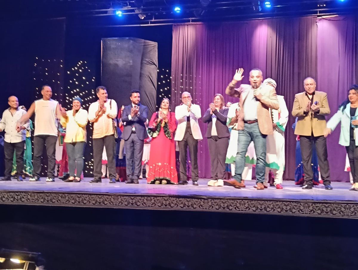 تامر عبدالمنعم يفتتح الموسم الشتوي بالبيت الفني للفنون الشعبية على مسرح البالون