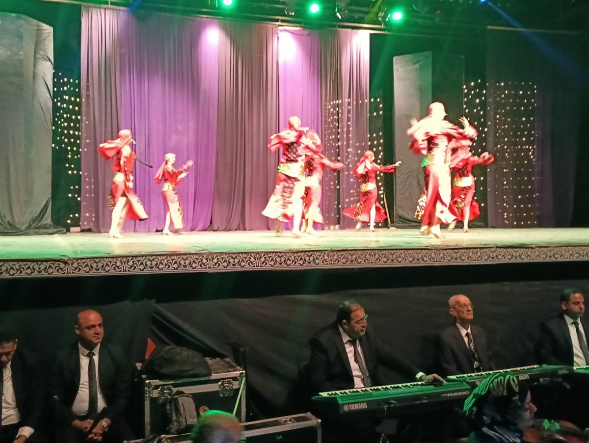 تامر عبدالمنعم يفتتح الموسم الشتوي بالبيت الفني للفنون الشعبية على مسرح البالون