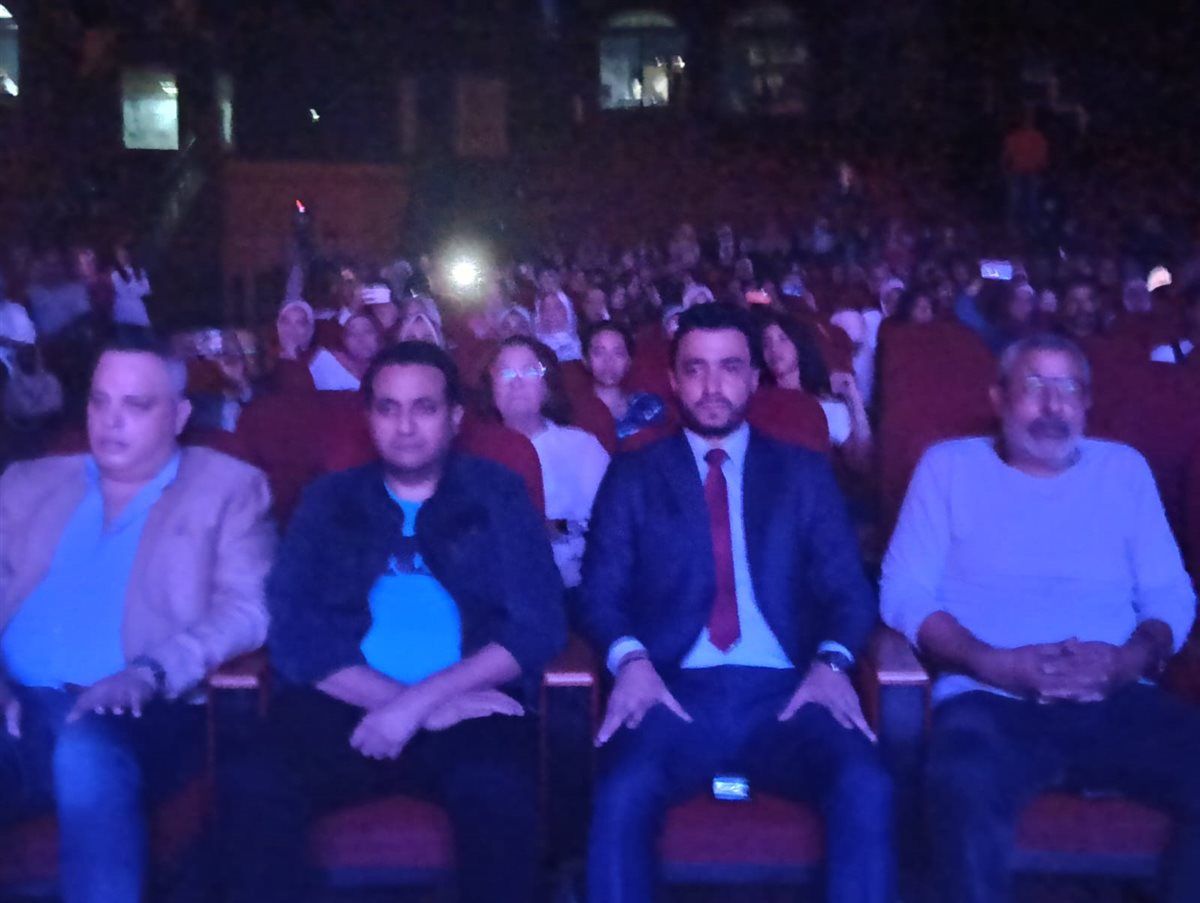 تامر عبدالمنعم يفتتح الموسم الشتوي بالبيت الفني للفنون الشعبية على مسرح البالون