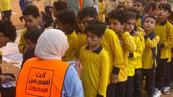 التضامن الاجتماعي: حملة "خليك سند" تواصل فعالياتها وتنظم قافلتين بمنطقتي "أهالينا 2" و"أرض الخيالة"