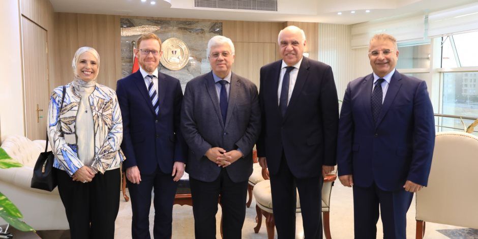 وزير التعليم العالي يبحث سبل التعاون مع جامعة كينجز كوليدج لندن