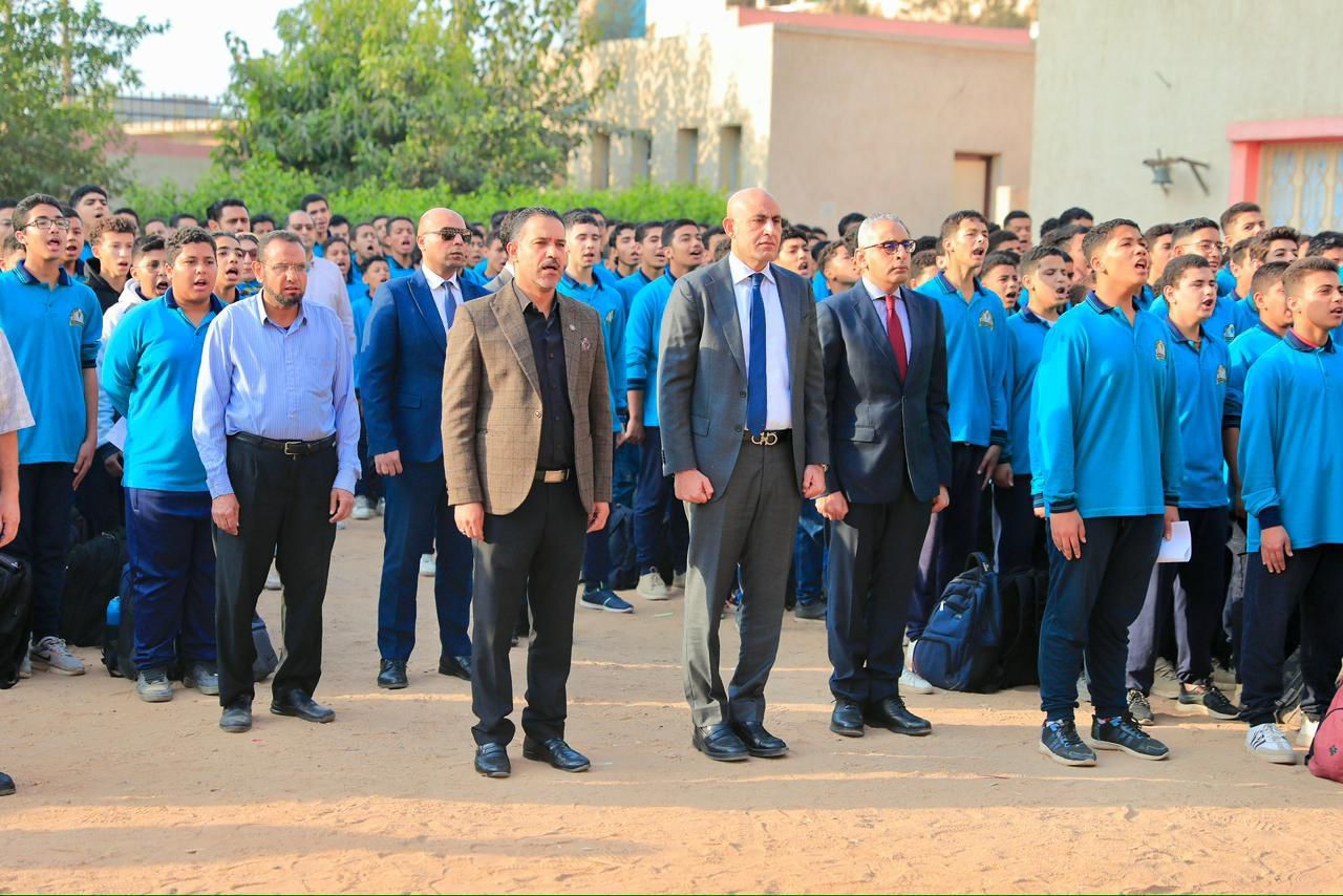 «عبد اللطيف» يتفقد مدارس محافظة الدقهلية لمتابعة انتظام العملية التعليمية