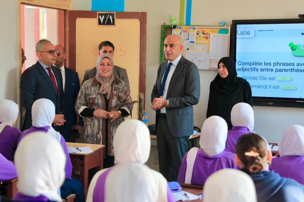 «عبد اللطيف» يتفقد مدارس محافظة الدقهلية لمتابعة انتظام العملية التعليمية