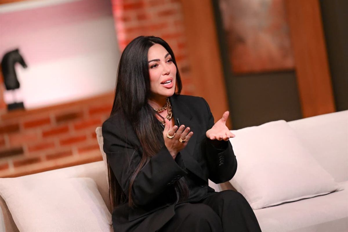 بالصور.. لولا جفان تشعل استديو القاهرة اليوم بأغاني عدوية وفاطمة عيد وتقدم مع ادوار "عاجبني "وتختتم فقرتها بوجبة مكرونة بالبشامل