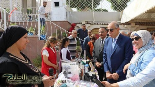 محافظ المنيا يفتتح معرض "من قلب القرية" لدعم المشروعات الصغيرة والمتوسطة