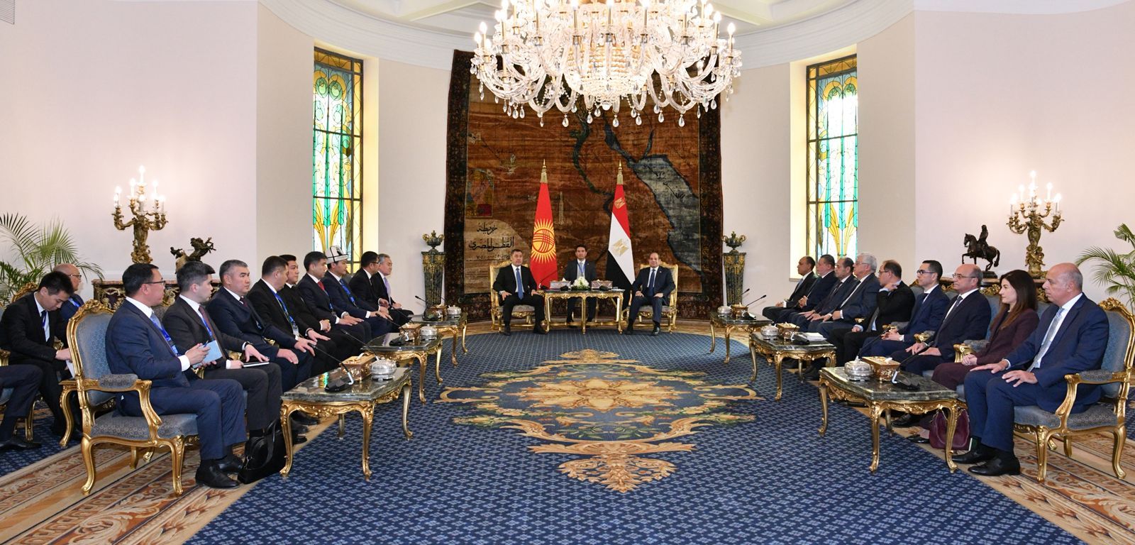 صور.. استقبال الرئيس السيسى لرئيس جمهورية قرغيزيا فى قصر الاتحادية