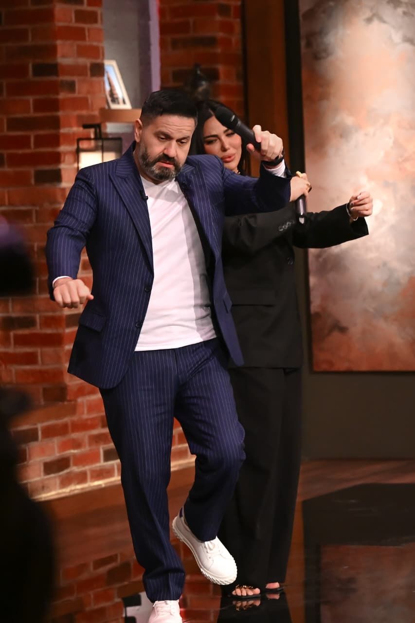 بالصور.. لولا جفان تشعل استديو القاهرة اليوم بأغاني عدوية وفاطمة عيد وتقدم مع ادوار "عاجبني "وتختتم فقرتها بوجبة مكرونة بالبشامل