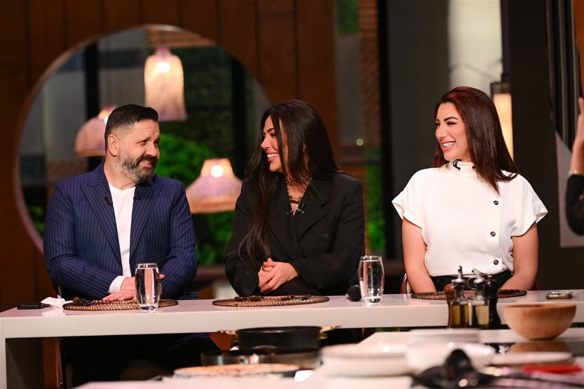 بالصور.. لولا جفان تشعل استديو القاهرة اليوم بأغاني عدوية وفاطمة عيد وتقدم مع ادوار "عاجبني "وتختتم فقرتها بوجبة مكرونة بالبشامل