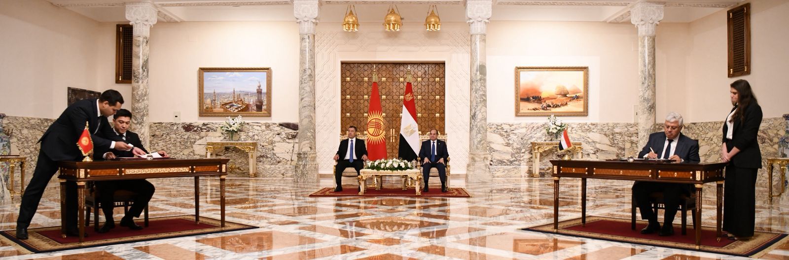 صور.. استقبال الرئيس السيسى لرئيس جمهورية قرغيزيا فى قصر الاتحادية