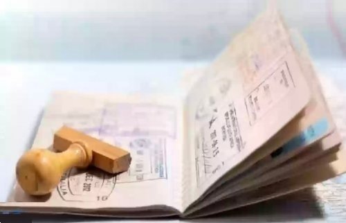 صفعة جديدة للمغتربين في السعودية.. أوامر ملكية بمضاعفة رسوم تجديد الاقامة على هذه الفئات إلى هذا السعر الغير متوقع