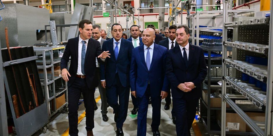 رئيس الوزراء يفتتح توسعات المصنع الإقليمي لشركة "شنايدر إلكتريك" بمدينة بدر