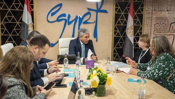وزير السياحة والآثار يعقد لقاءات مع ممثلي اتحاد وكلاء وشركات السفر البريطاني