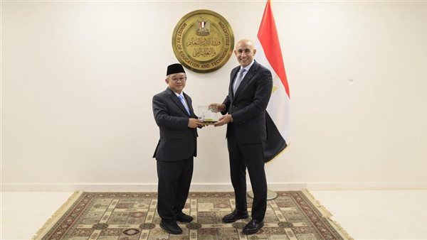 “عبداللطيف” يبحث مع نظيره الإندونيسي سبل تعزيز التعاون وتبادل الخبرات في مجال التعليم