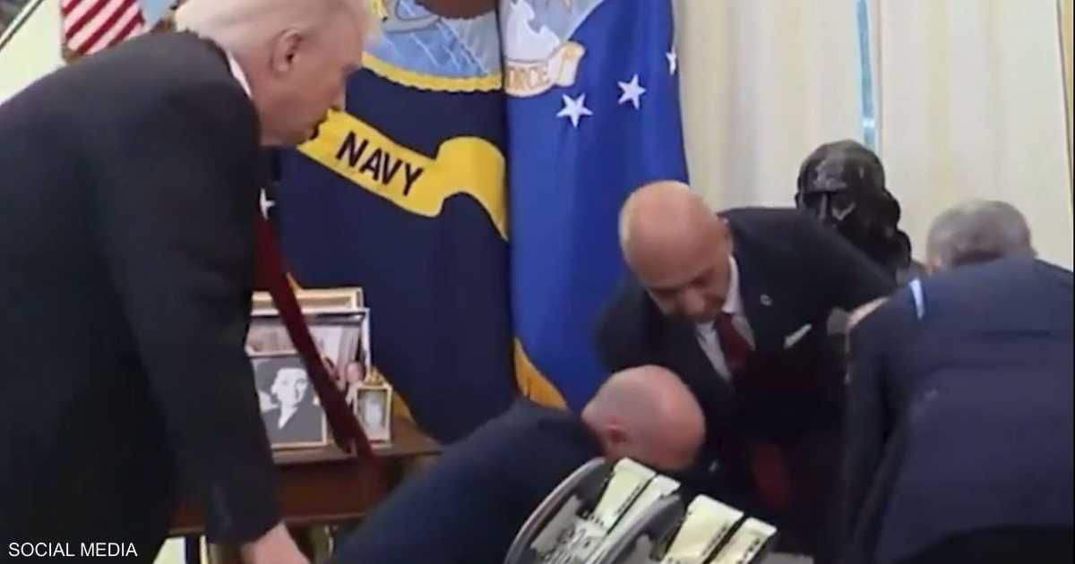 العالم اليوم - فيديو.. حالة إغماء تربك مؤتمرا صحفيا لترامب