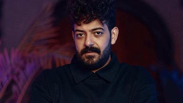 نقل المطرب إسماعيل الليثي للعناية المركزة بعد تعرضه لحادث سير