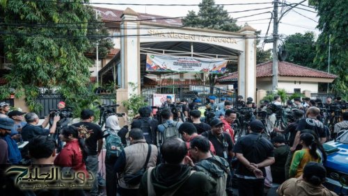 100 جريح في انفجارات داخل مسجد مدرسة في إندونيسيا