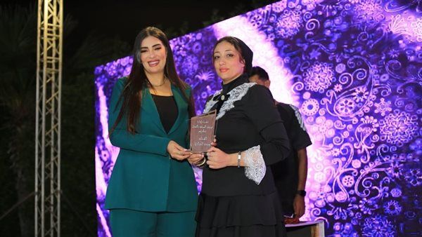 بالصور.. تكريم بسنت النبراوي في الدورة الـ 3 لــ مهرجان بورسعيد للسياحة والتسوق