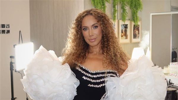 أمجد العضب يوقّع إطلالة ملكية للنجمة ليونا لويس في لاس فيغاس