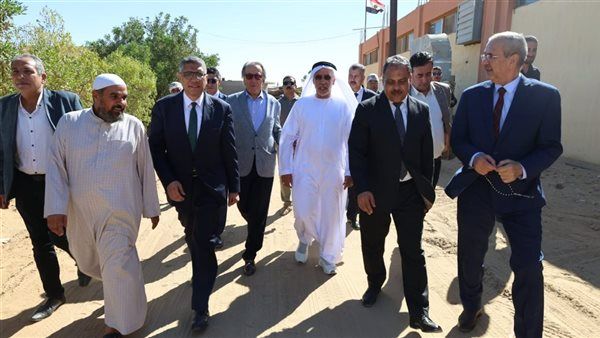 وزير الزراعة ومحافظ الجيزة يفتتحان مشروعات تنموية بالواحات البحرية