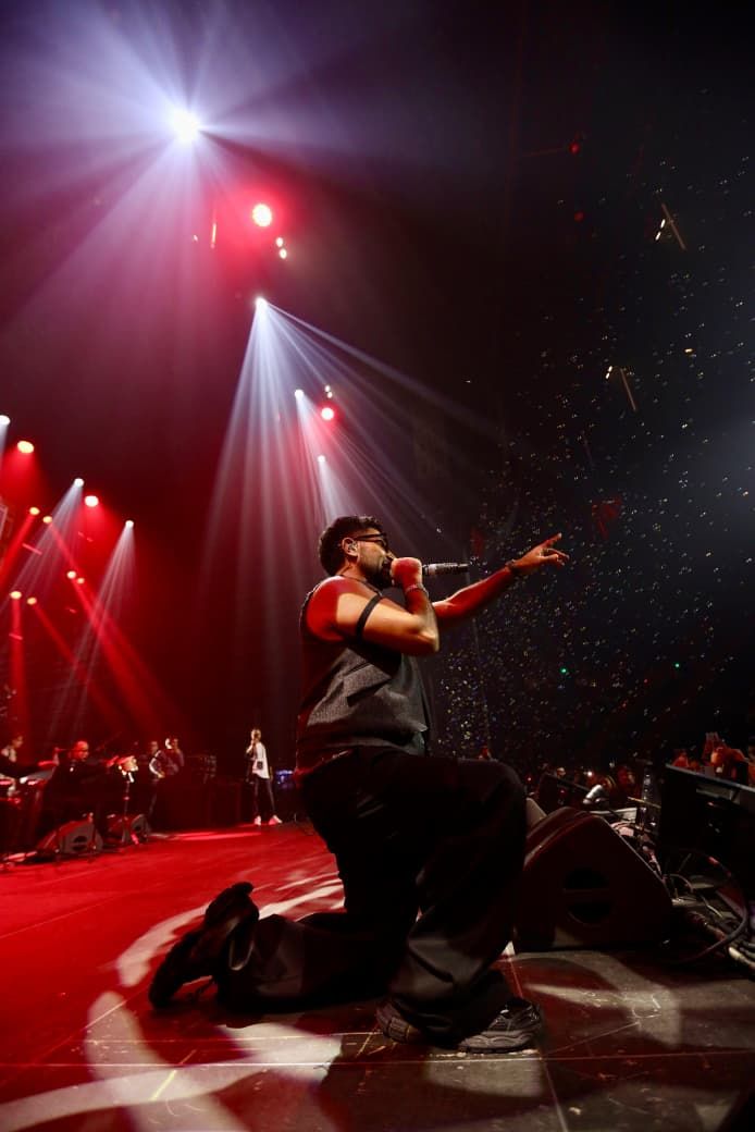 أولى حفلات جولته العالمية.. أحمد سعد يتألق في باريس بحضور ضخم