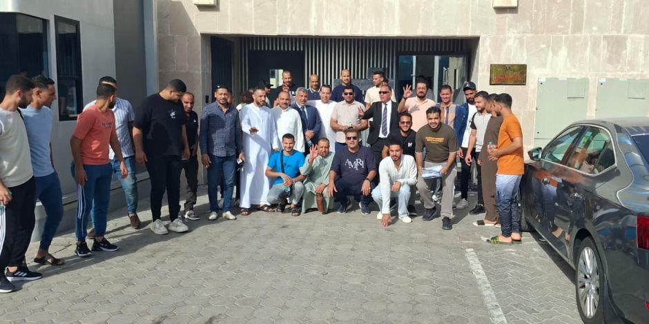 المصريون في الإمارات يتوافدون على لجان التصويت بانتخابات مجلس النواب