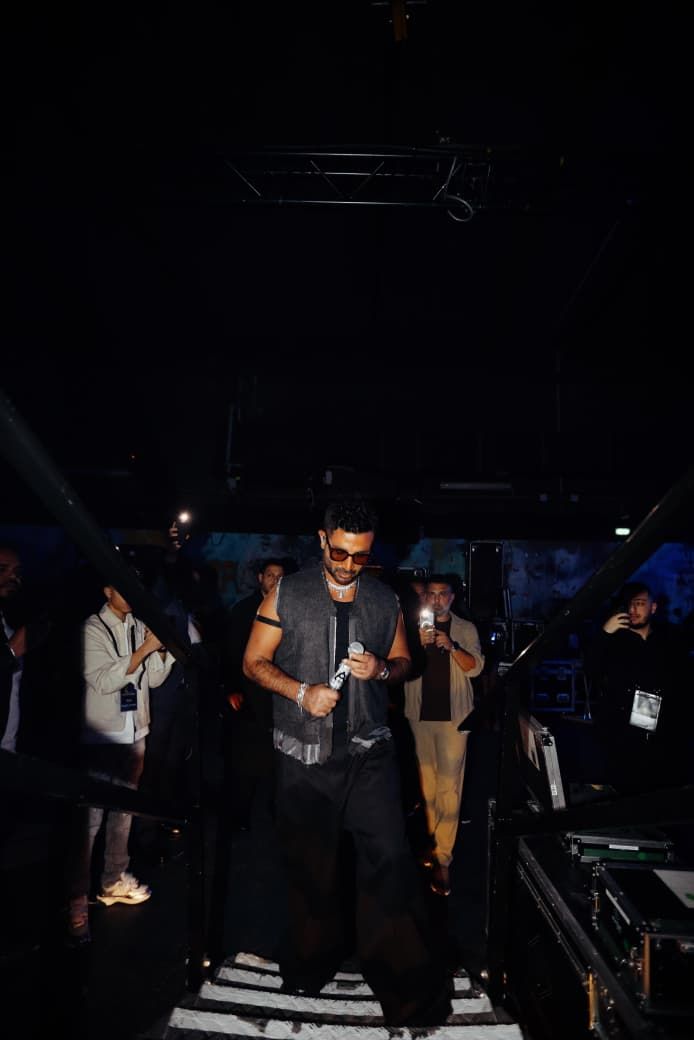 أولى حفلات جولته العالمية.. أحمد سعد يتألق في باريس بحضور ضخم