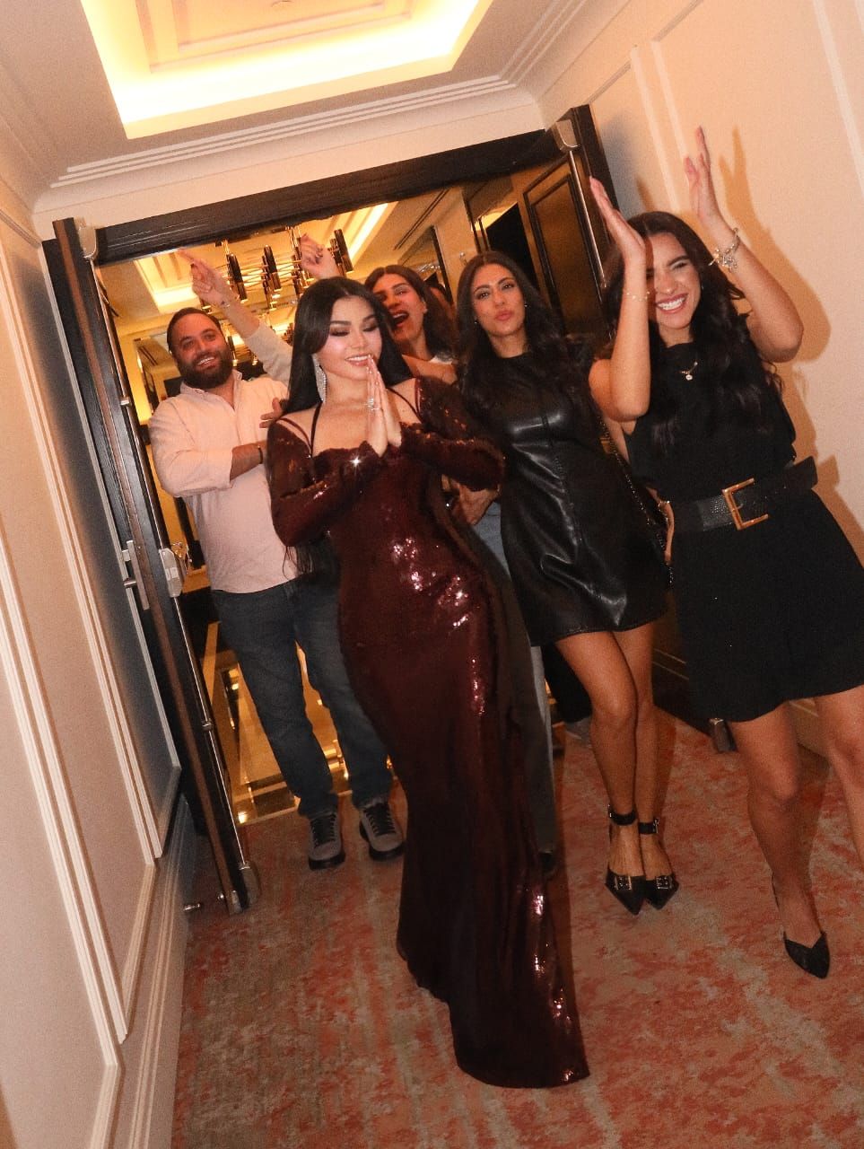 هيفاء وهبي تتألّق في حفلٍ جماهيري كامل العدد بالأردن.. ليلة مُبهرة وتفاعل استثنائي مع أغنيات "ميجا هيفا"