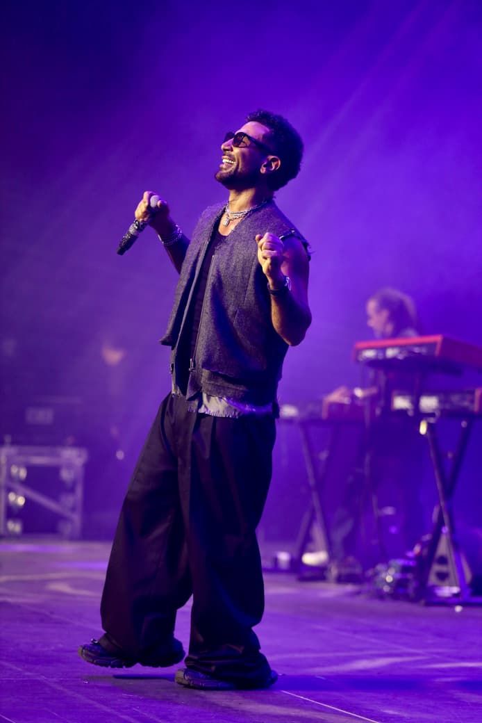 أولى حفلات جولته العالمية.. أحمد سعد يتألق في باريس بحضور ضخم