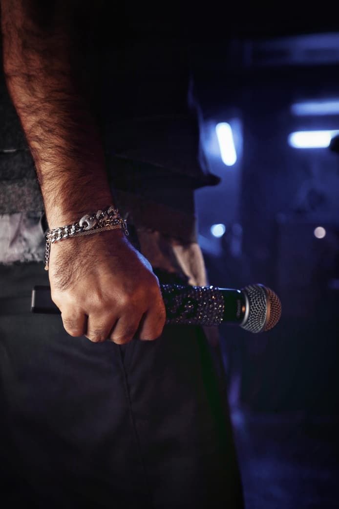 أولى حفلات جولته العالمية.. أحمد سعد يتألق في باريس بحضور ضخم