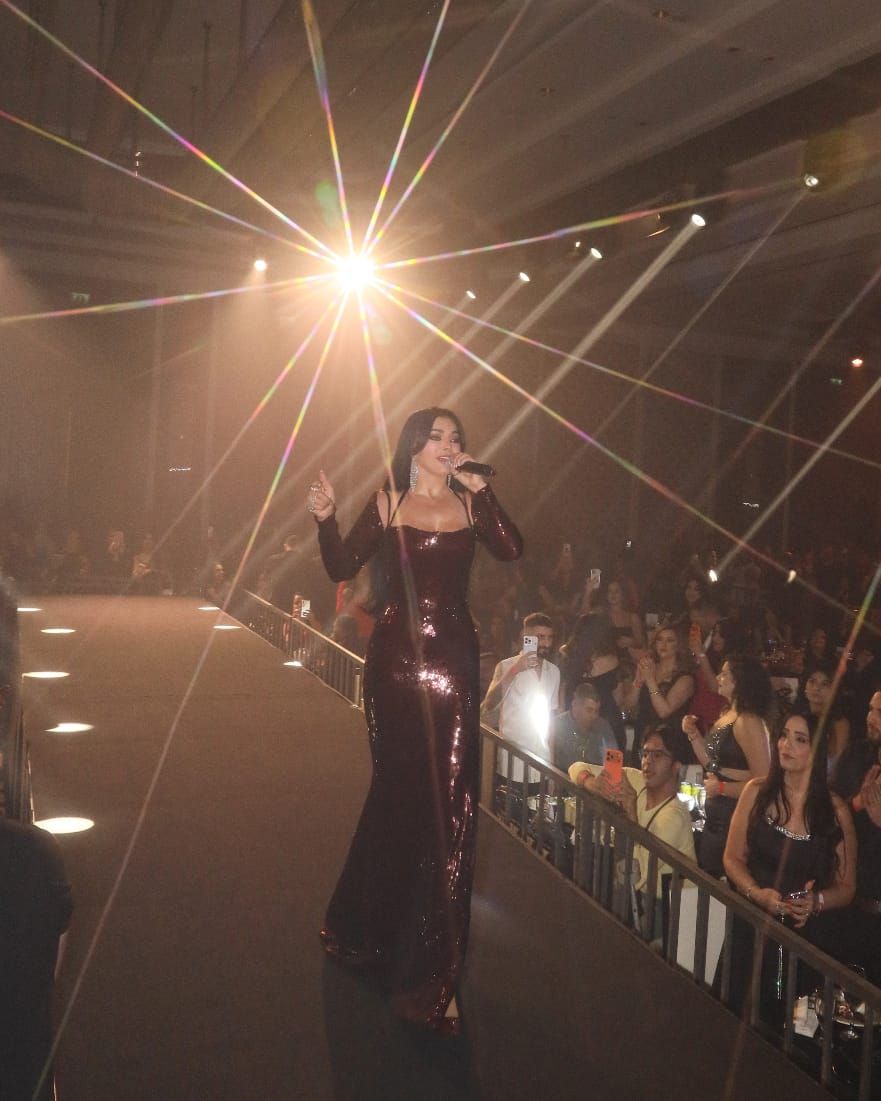 هيفاء وهبي تتألّق في حفلٍ جماهيري كامل العدد بالأردن.. ليلة مُبهرة وتفاعل استثنائي مع أغنيات "ميجا هيفا"