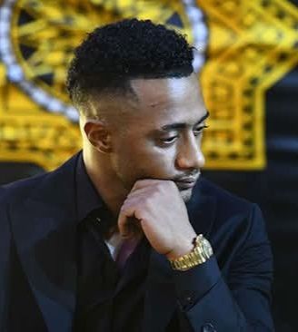 بملامح الحزن.. جمال وعلاء مبارك في عزاء والد محمد رمضان