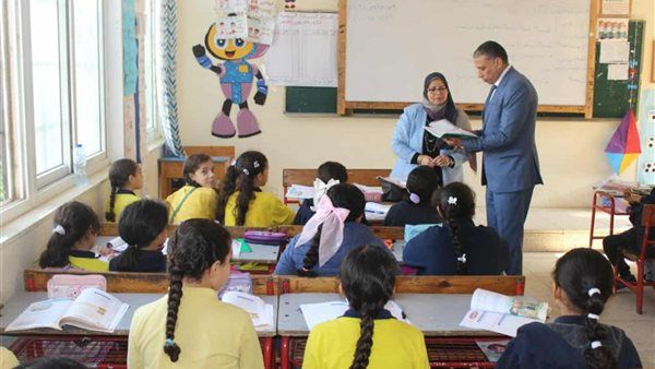 "روح الوطن قبل الدرس".. عطية يحول جولة مدارس الجيزة إلى اختبار للوعي والانضباط