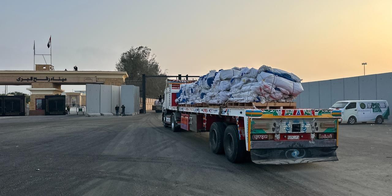 إطلاق قافلة زاد العزة الـ68 إلى غزة بحمولة 280 ألف سلة غدائية