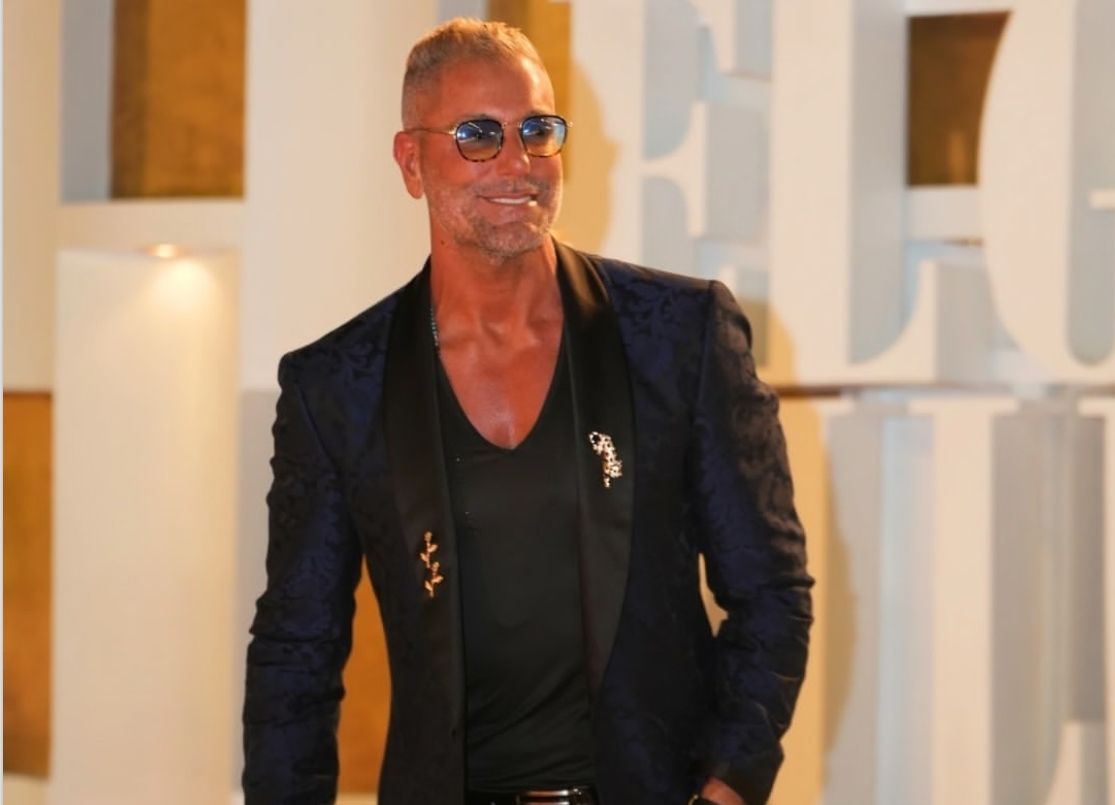 الجمهور يحتفل بعيد ميلاد تامر هجرس.. أيقونة الأناقة والنجاح التي لا يبهت بريقها مع الزمن