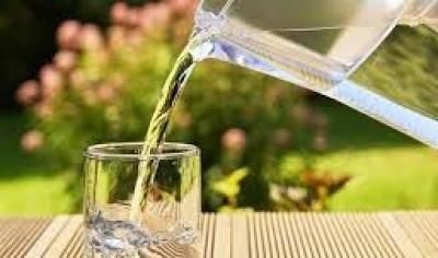 أخبار اليمن : 5 فوائد صحية لشرب الماء على معدة فارغة