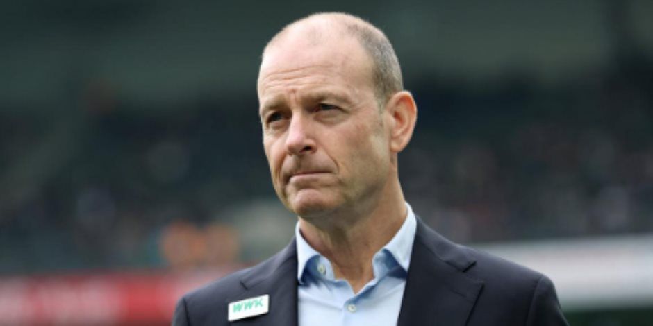 رقصة توروب.. احتفالات مثيرة لنجوم الأهلى فى غرفة خلع الملابس "فيديو"