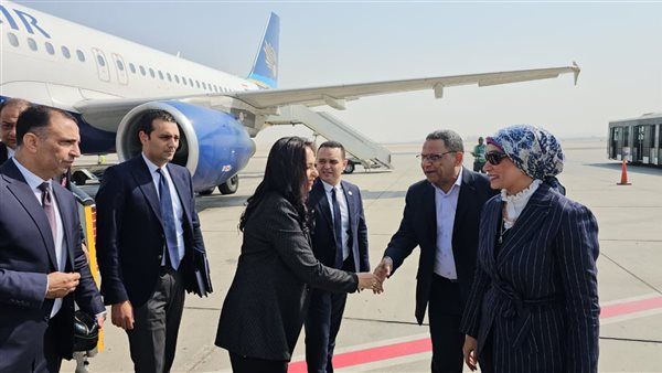 وزيرة التضامن الاجتماعي تصل الأقصر لبدء جولة ميدانية بعدد من المنشآت الطبية والجامعية