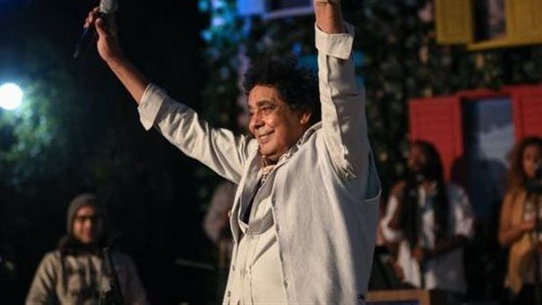 نقيب الممثلين يطمئن الجمهور على صحة محمد منير: حالته مستقرة وتحت الملاحظة الطبية