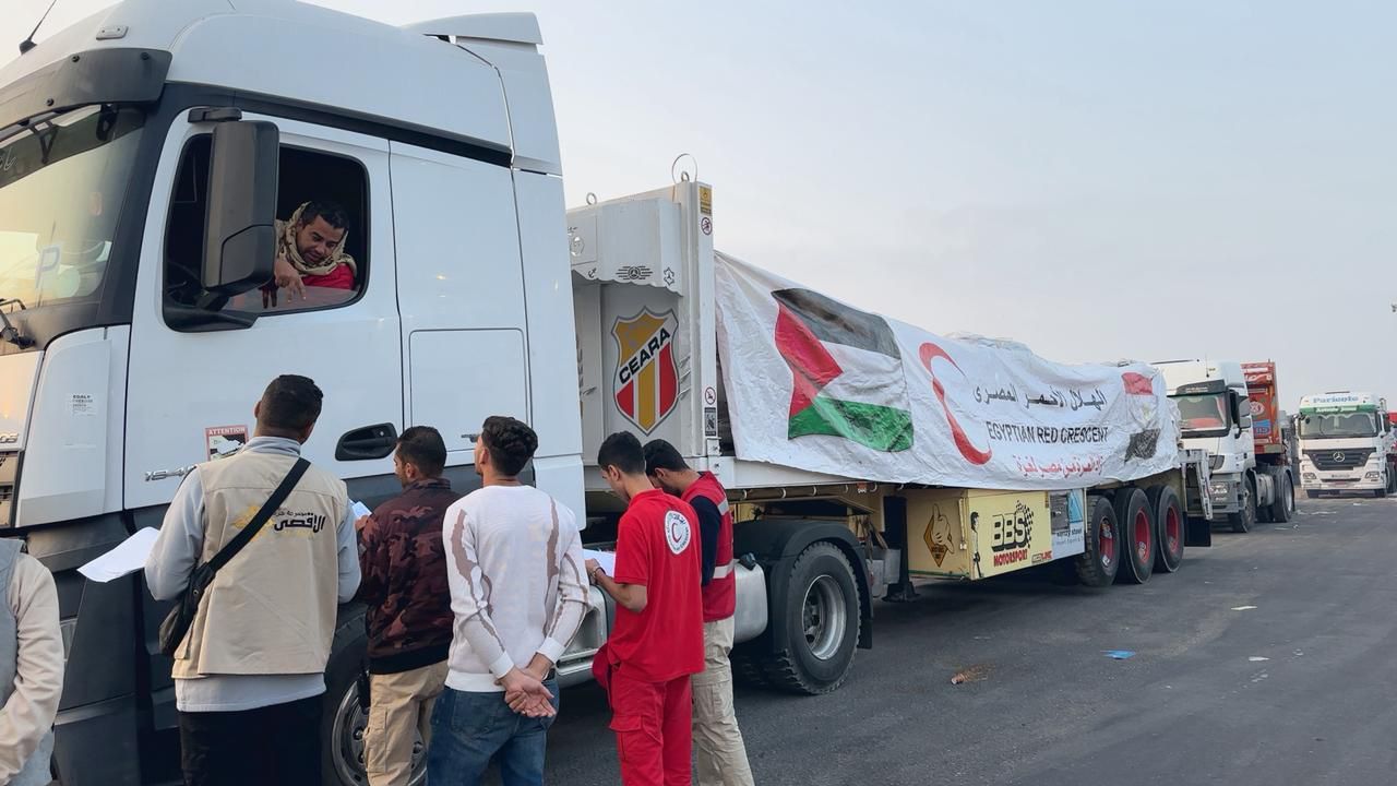 إطلاق قافلة زاد العزة الـ68 إلى غزة بحمولة 280 ألف سلة غدائية