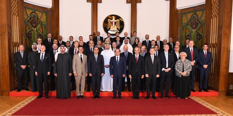 الرئيس السيسي يستقبل رؤساء 52 من كبريات الشركات في مجال صناعة التعهيد بقطاع الاتصالات
