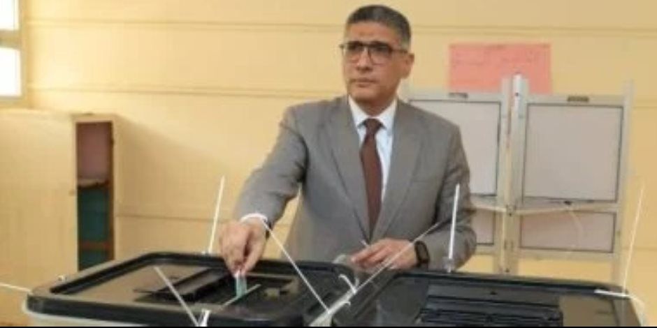 محافظ الجيزة يُدلى بصوته فى انتخابات مجلس النواب 2025